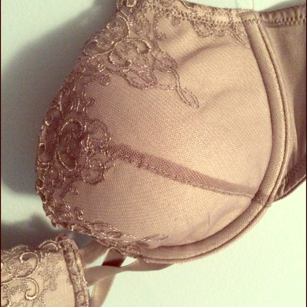 Vassarett 36B worn only a few times.